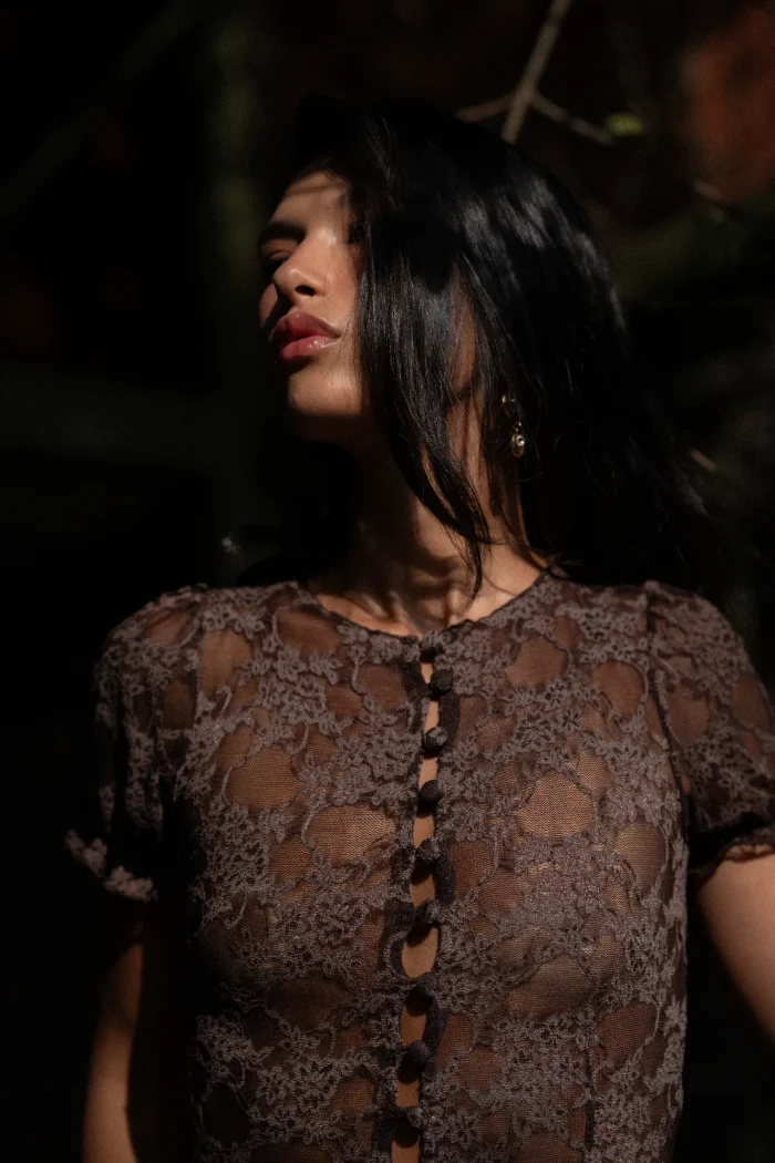 BROWN MAGNOLIA BLOUSE - Image 3